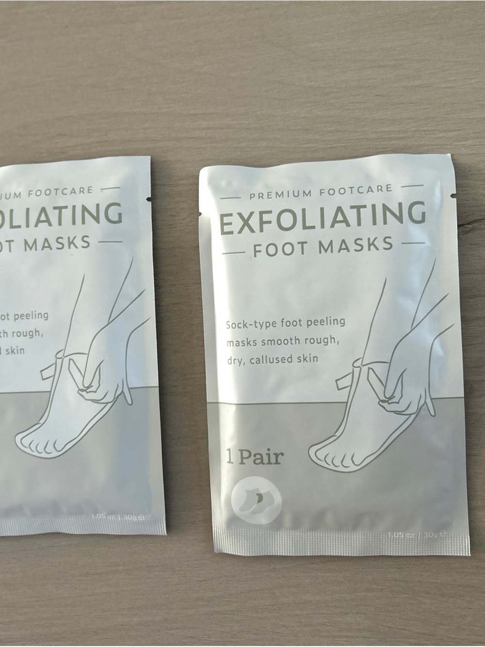 Set of 2 Premium Exfoliating Foot Masks